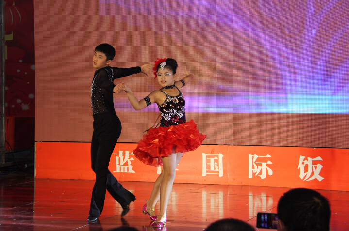 2016元旦联欢晚会20151227炫舞拉丁